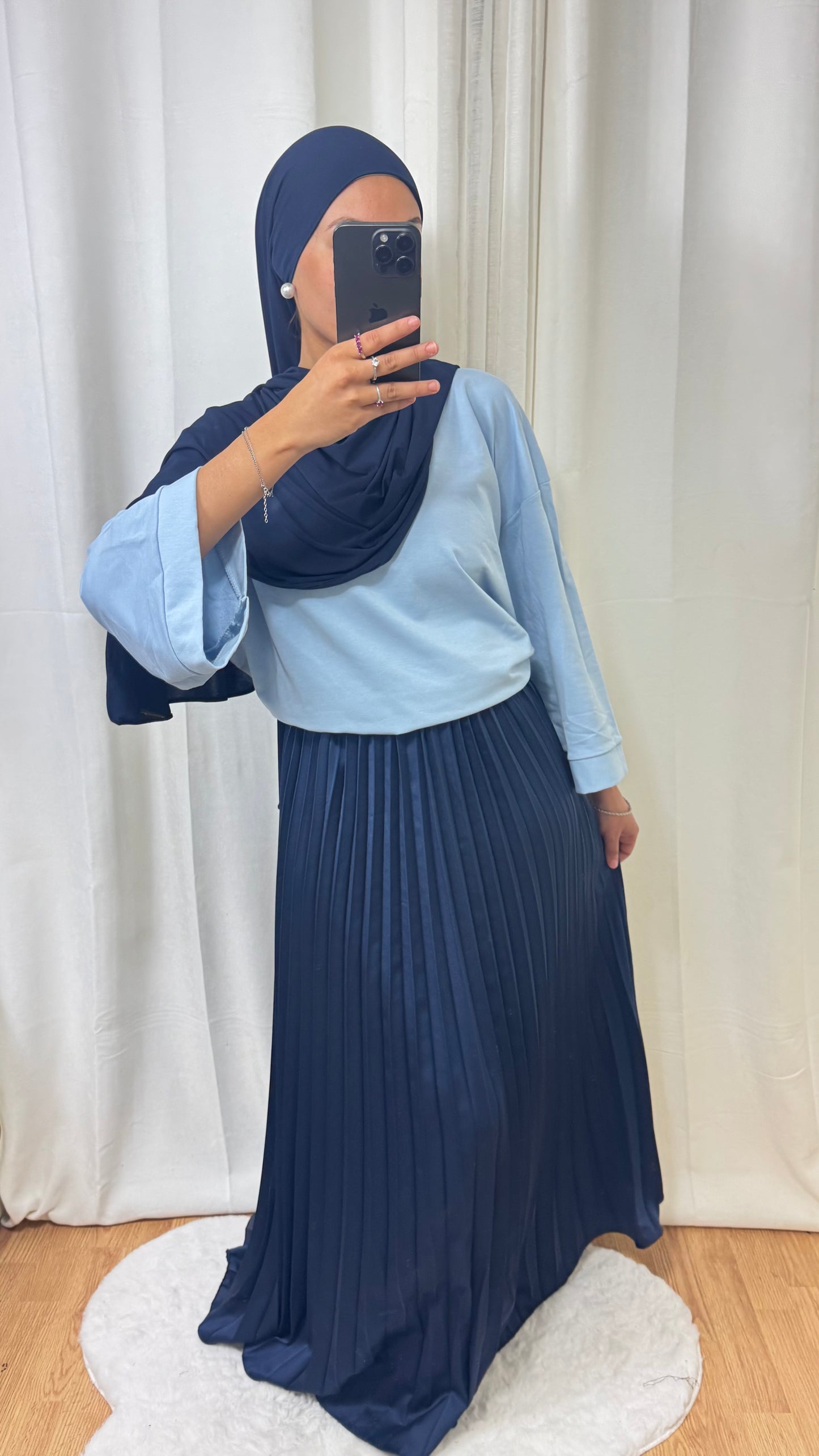 JUPE SATINÉE LAYAA - BLEU MARINE