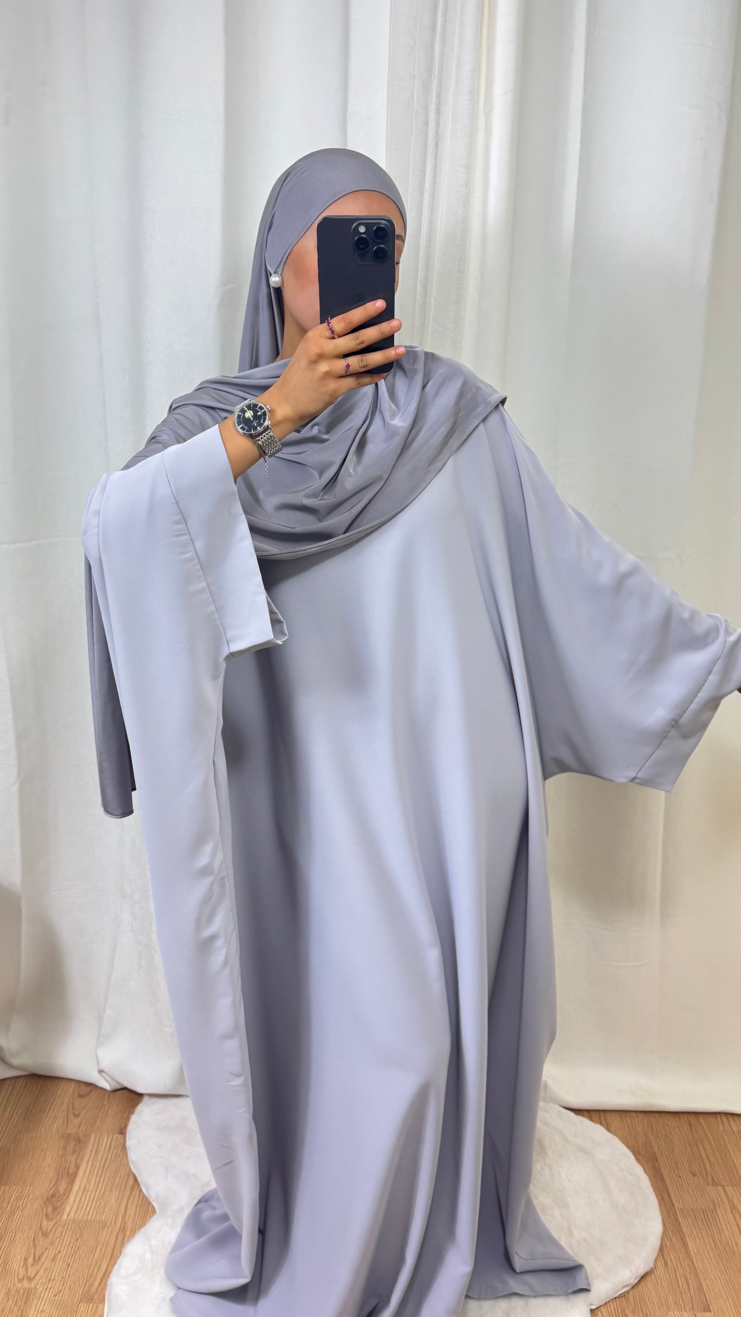 ABAYA SAOUDIENNE ELEGANCE - GRIS CLAIR