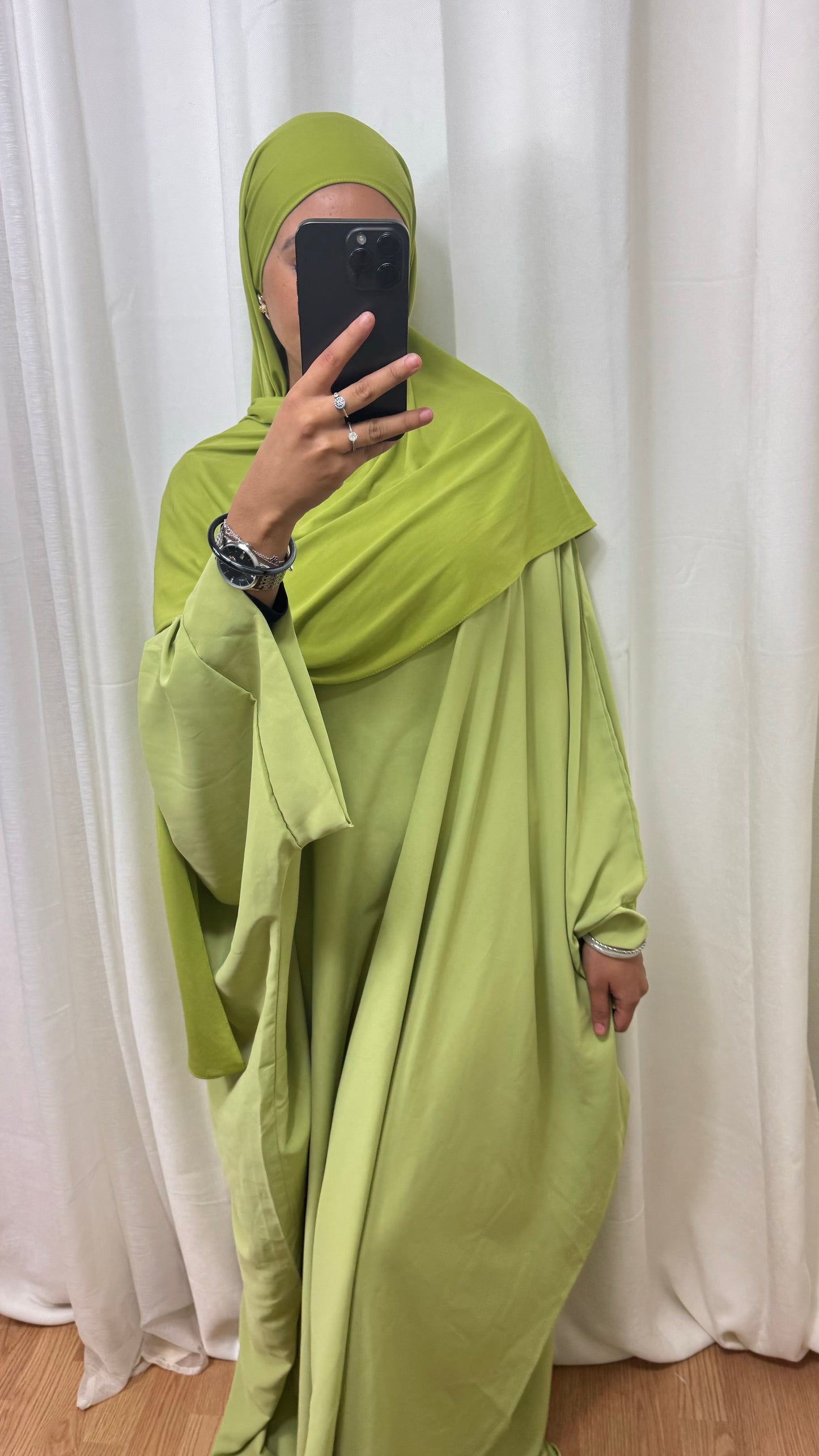 ABAYA SAOUDIENNE ELEGANCE - PISTACHE