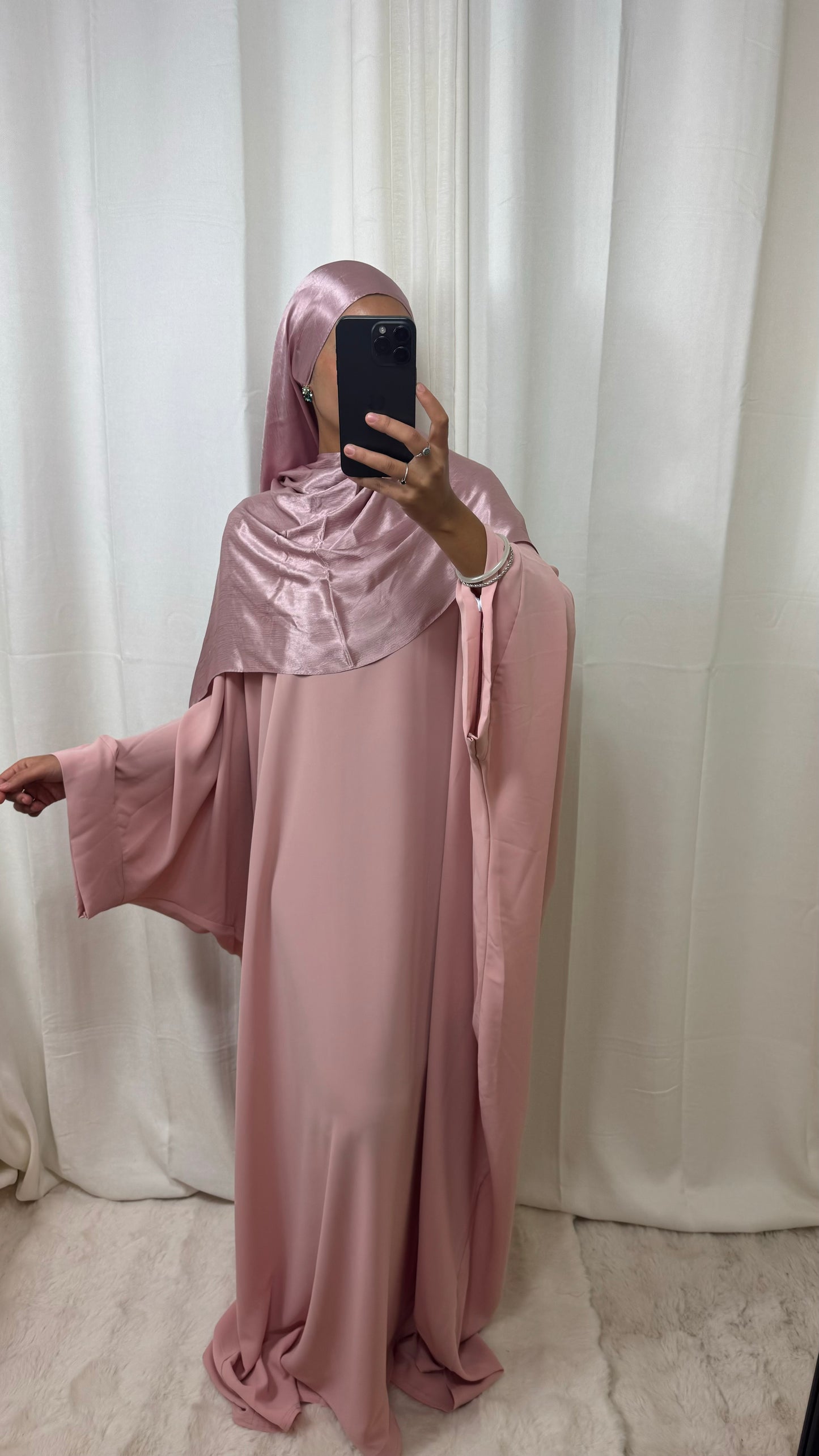 ABAYA SAOUDIENNE ELEGANCE - ROSE CLAIR