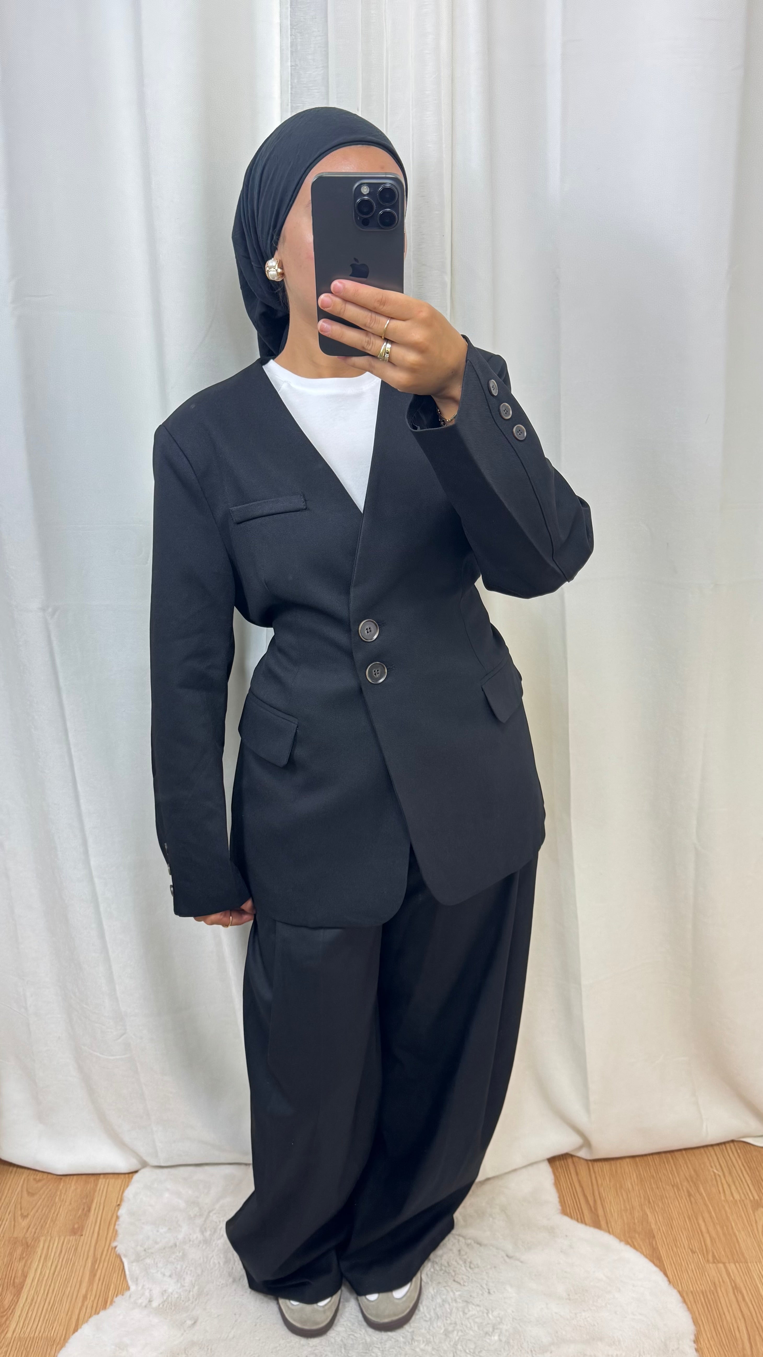 BLAZER CINTRÉ AVEC CEINTURE AU DOS - NOIR