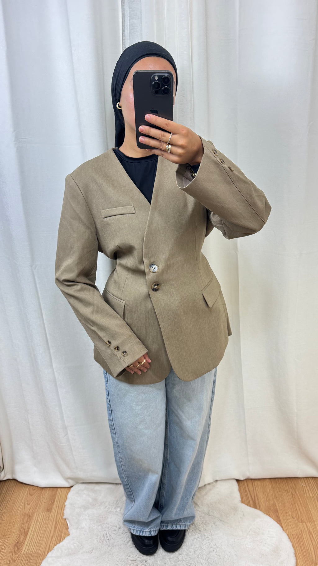 BLAZER CINTRÉ AVEC CEINTURE AU DOS - BEIGE