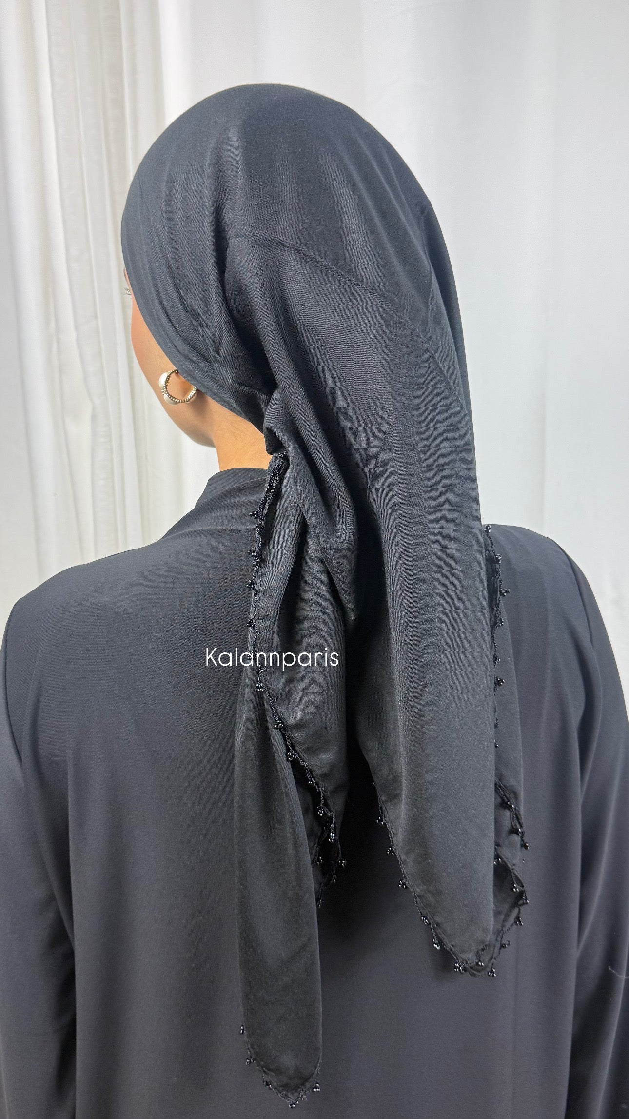 CARRÉ COTON ORNÉ DE PERLES - NOIR