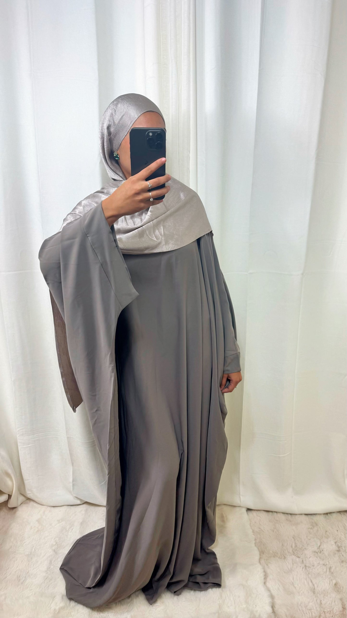 ABAYA SAOUDIENNE ELEGANCE - TAUPE CLAIR