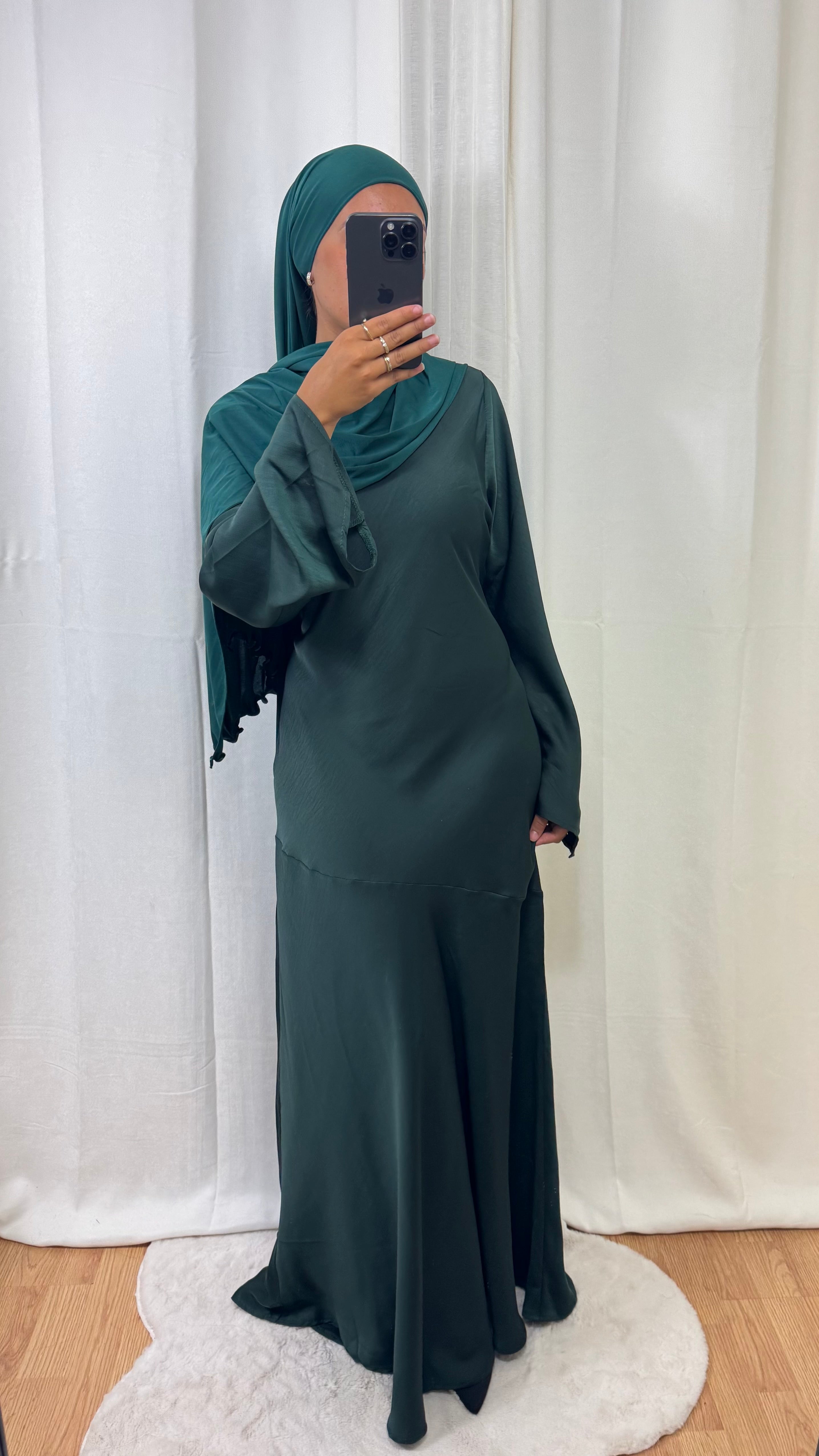 ROBE SATINÉE - VERT ÉMERAUDE