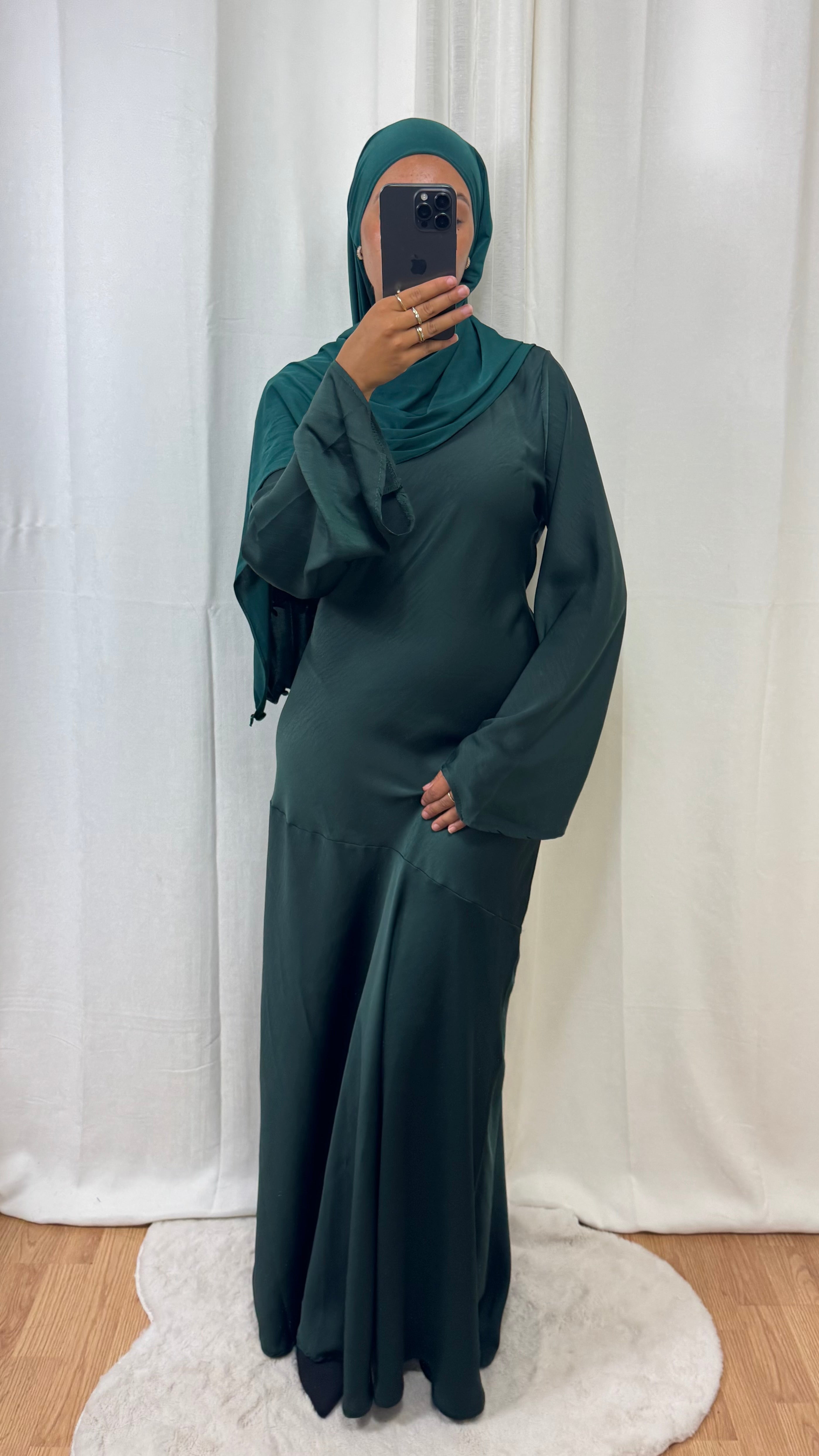 ROBE SATINÉE - VERT ÉMERAUDE