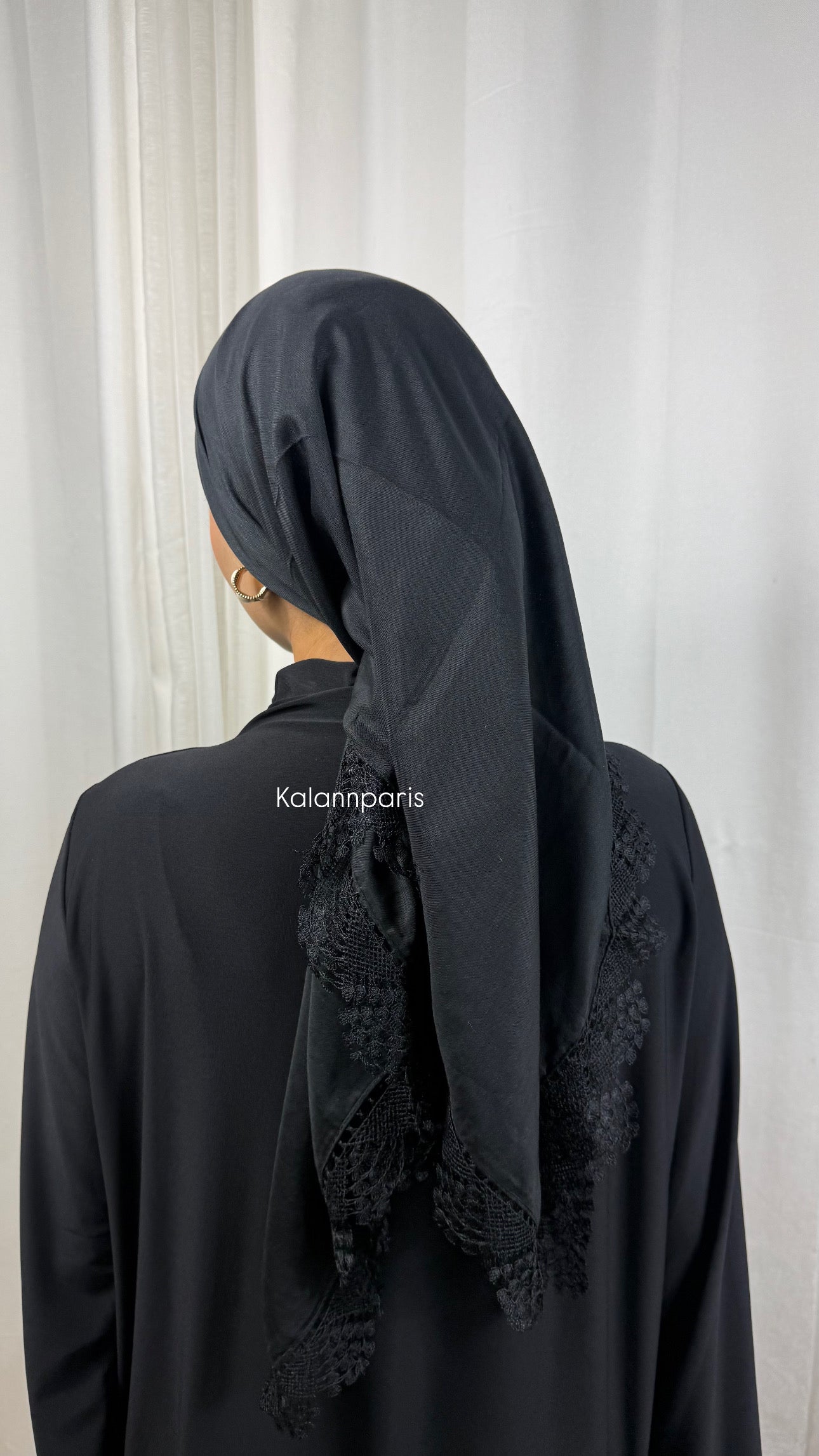 CARRÉ COTON BORNÉ DE DENTELLE - NOIR