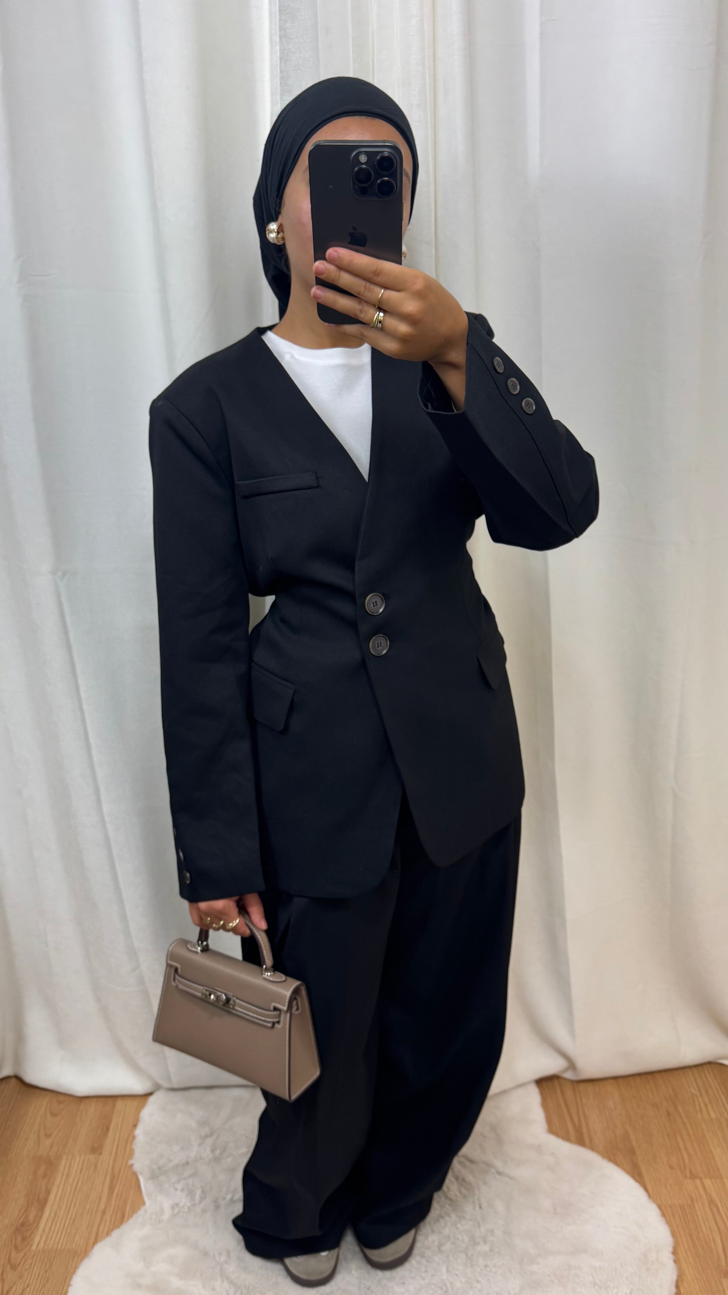 BLAZER CINTRÉ AVEC CEINTURE AU DOS - NOIR