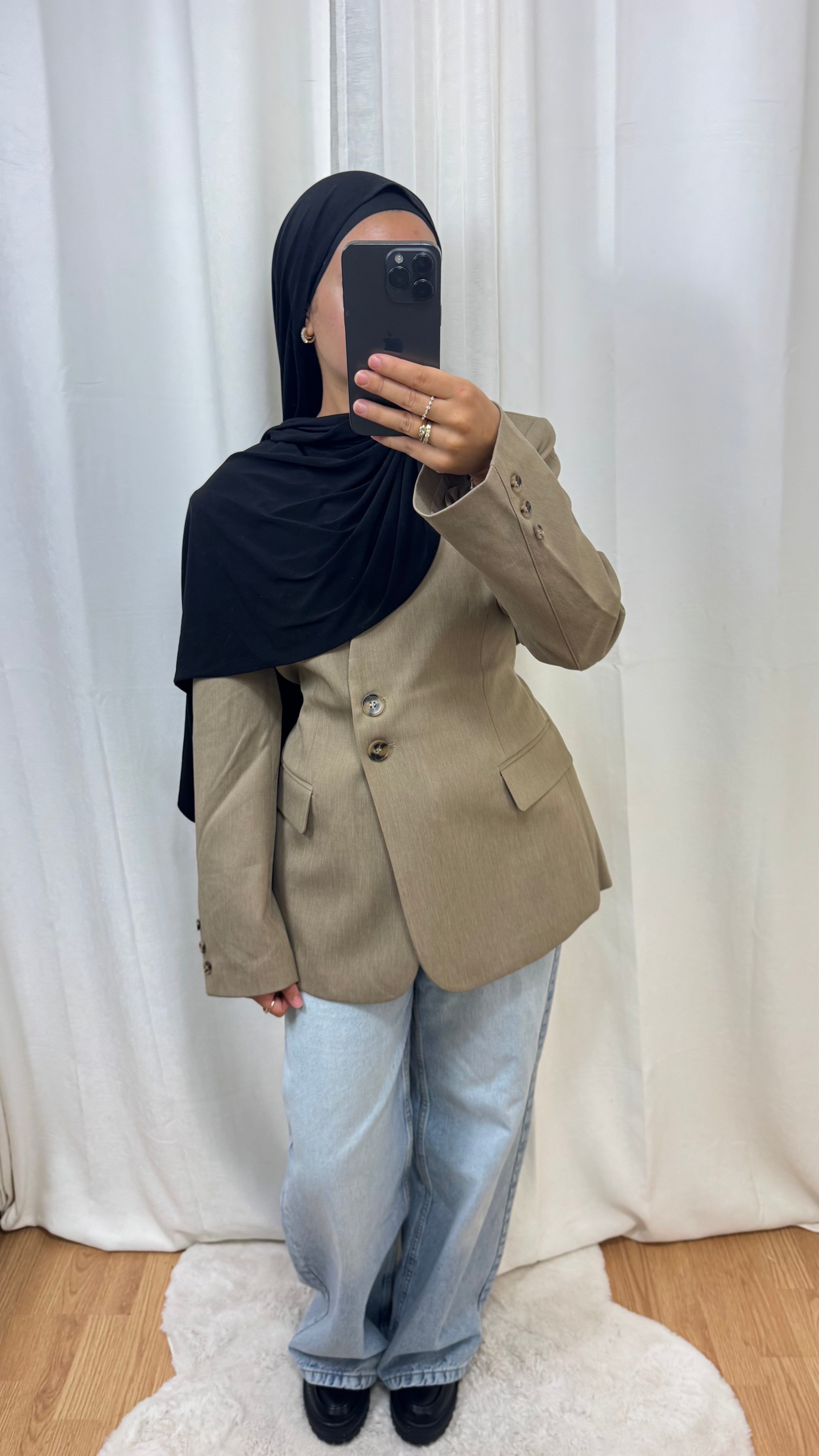 BLAZER CINTRÉ AVEC CEINTURE AU DOS - BEIGE