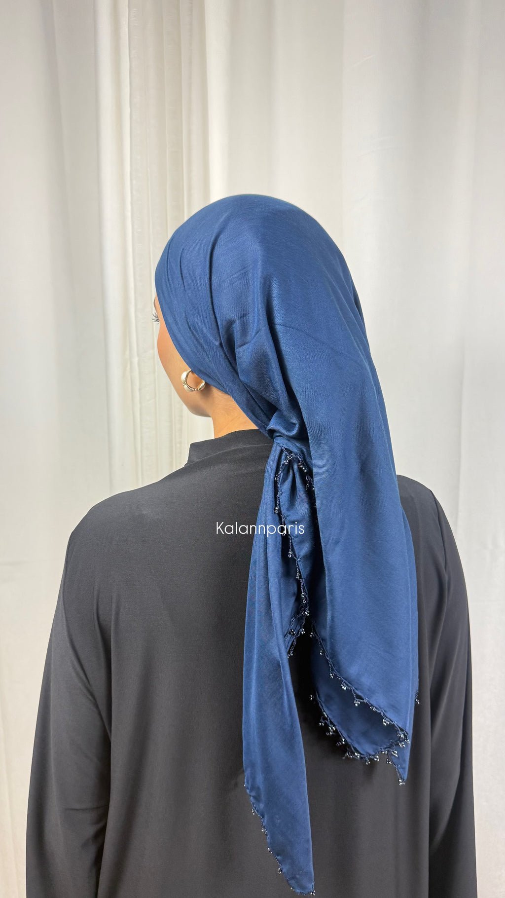 CARRÉ COTON ORNÉ DE PERLES - BLEU MARINE