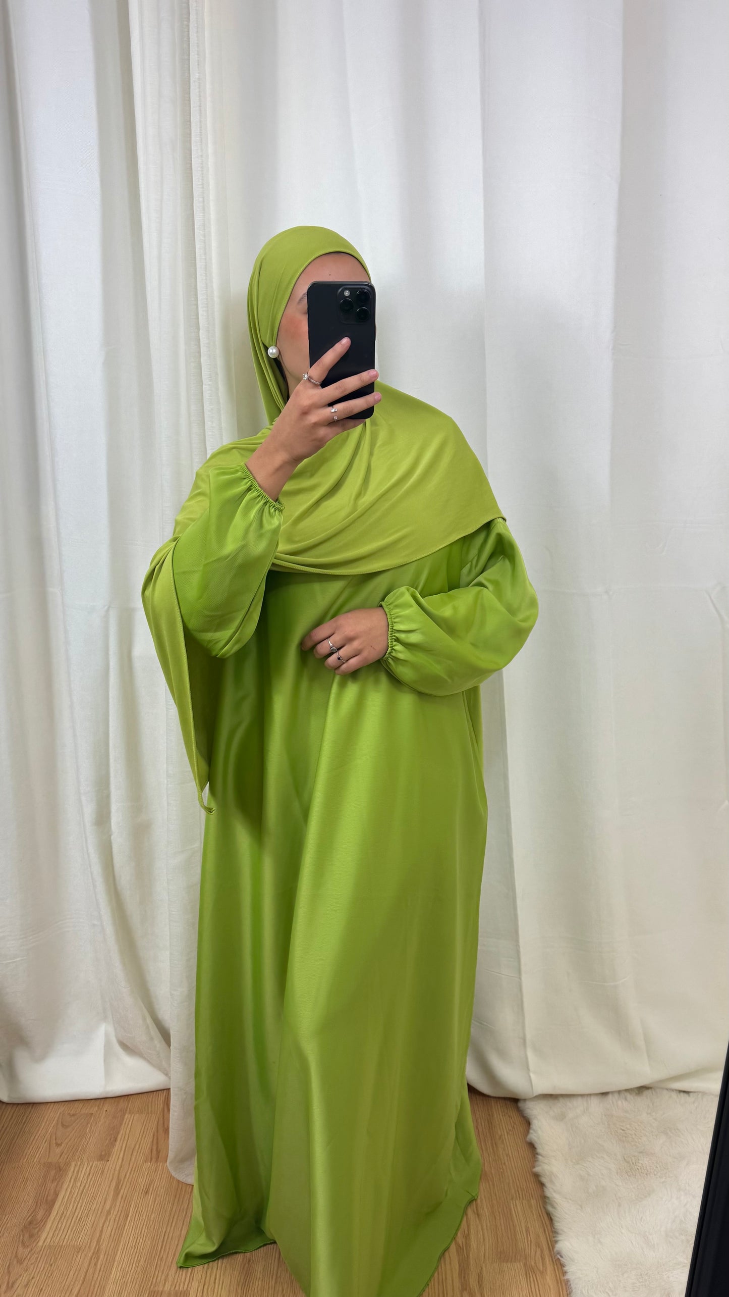 ABAYA SATINÉE - VERT ANIS