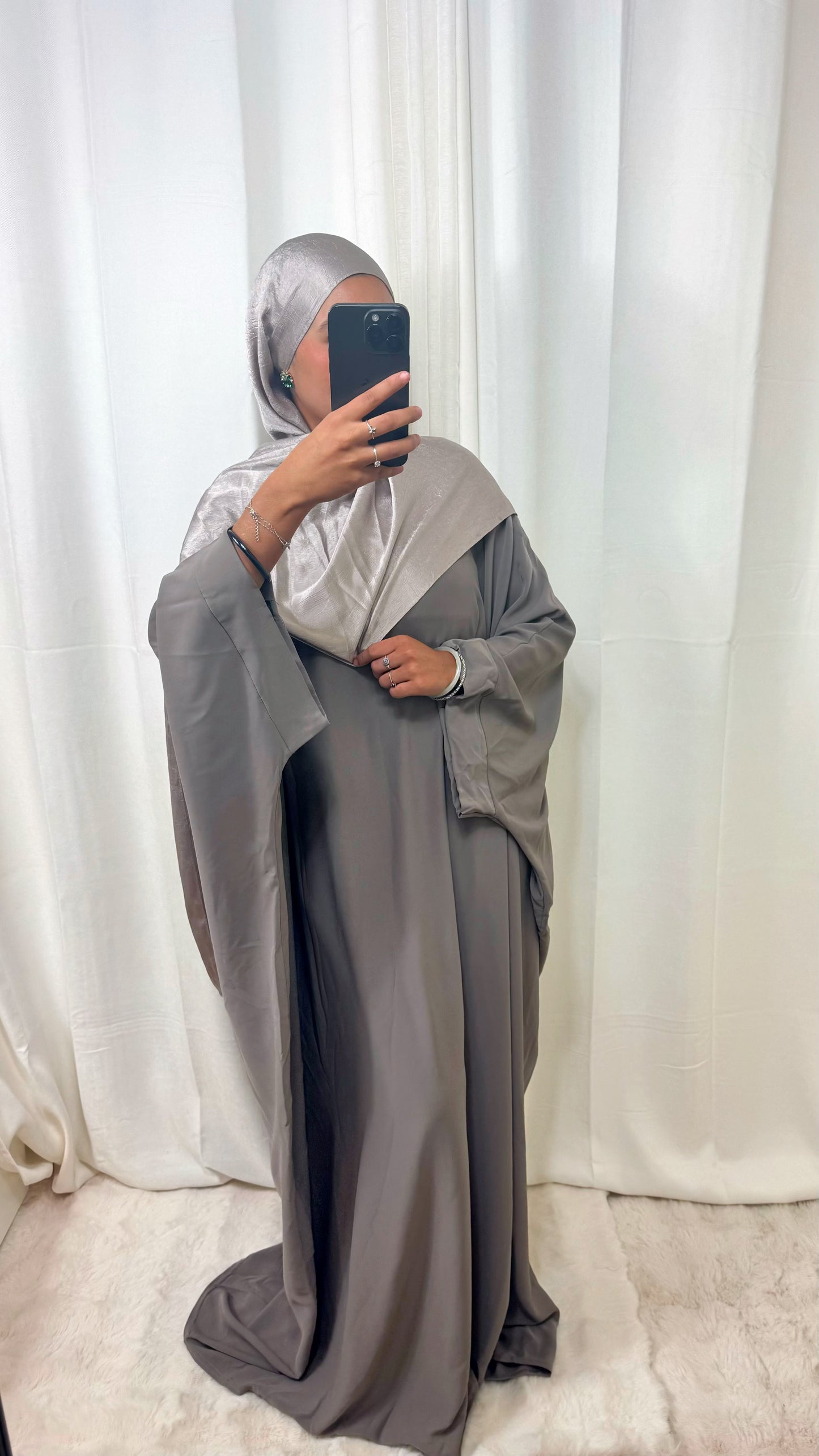 ABAYA SAOUDIENNE ELEGANCE - TAUPE CLAIR