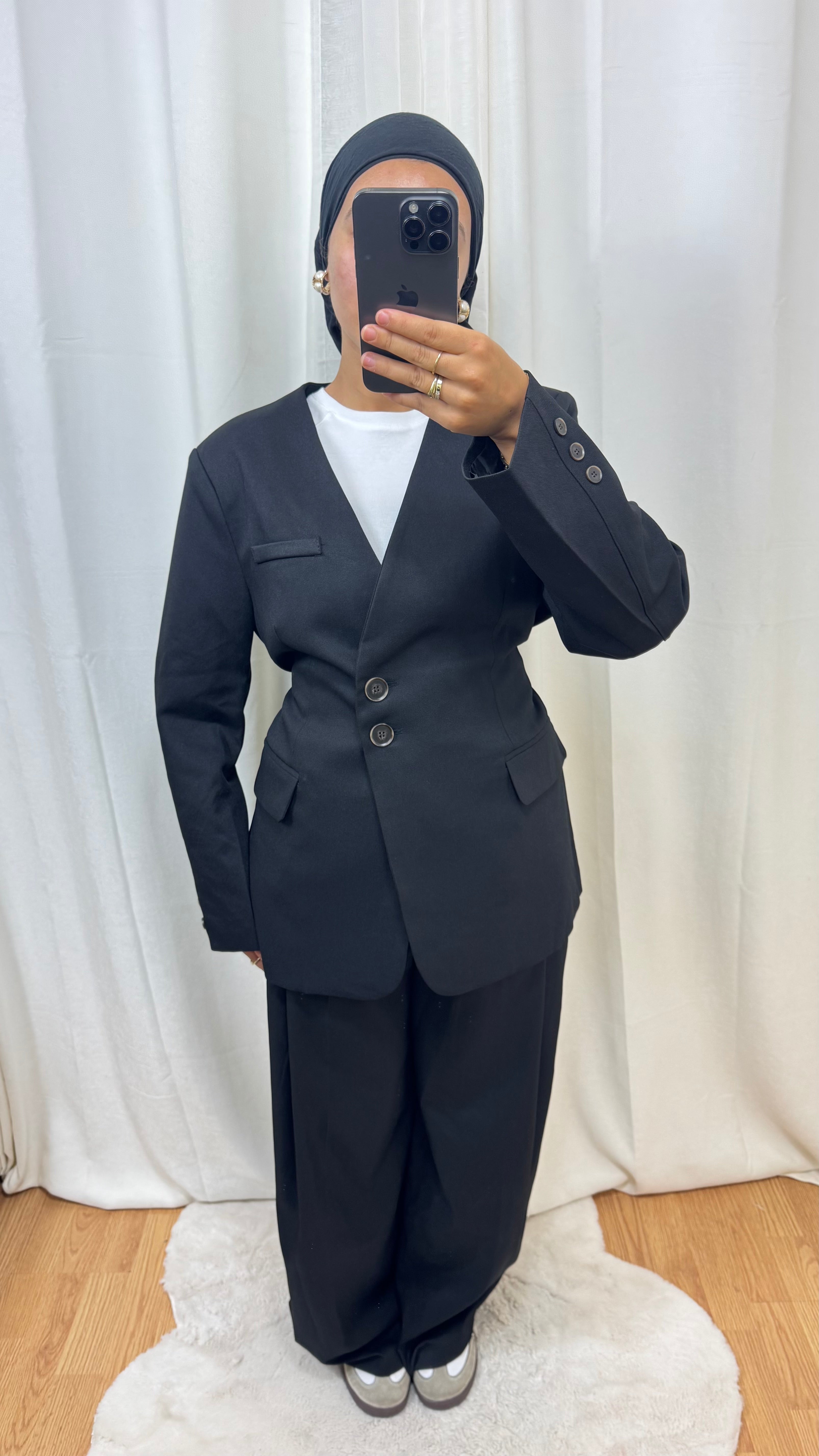 BLAZER CINTRÉ AVEC CEINTURE AU DOS - NOIR