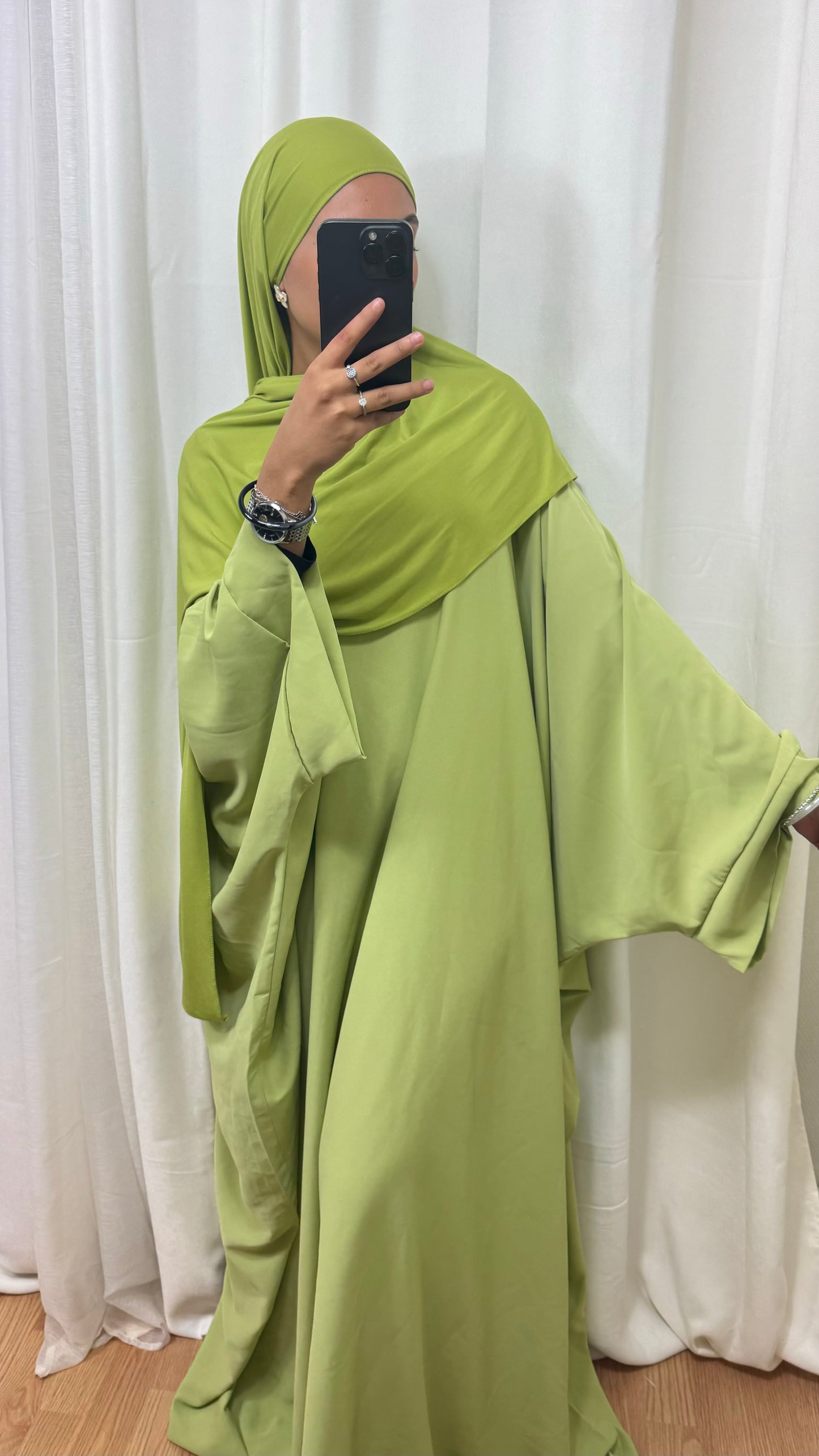 ABAYA SAOUDIENNE ELEGANCE - PISTACHE