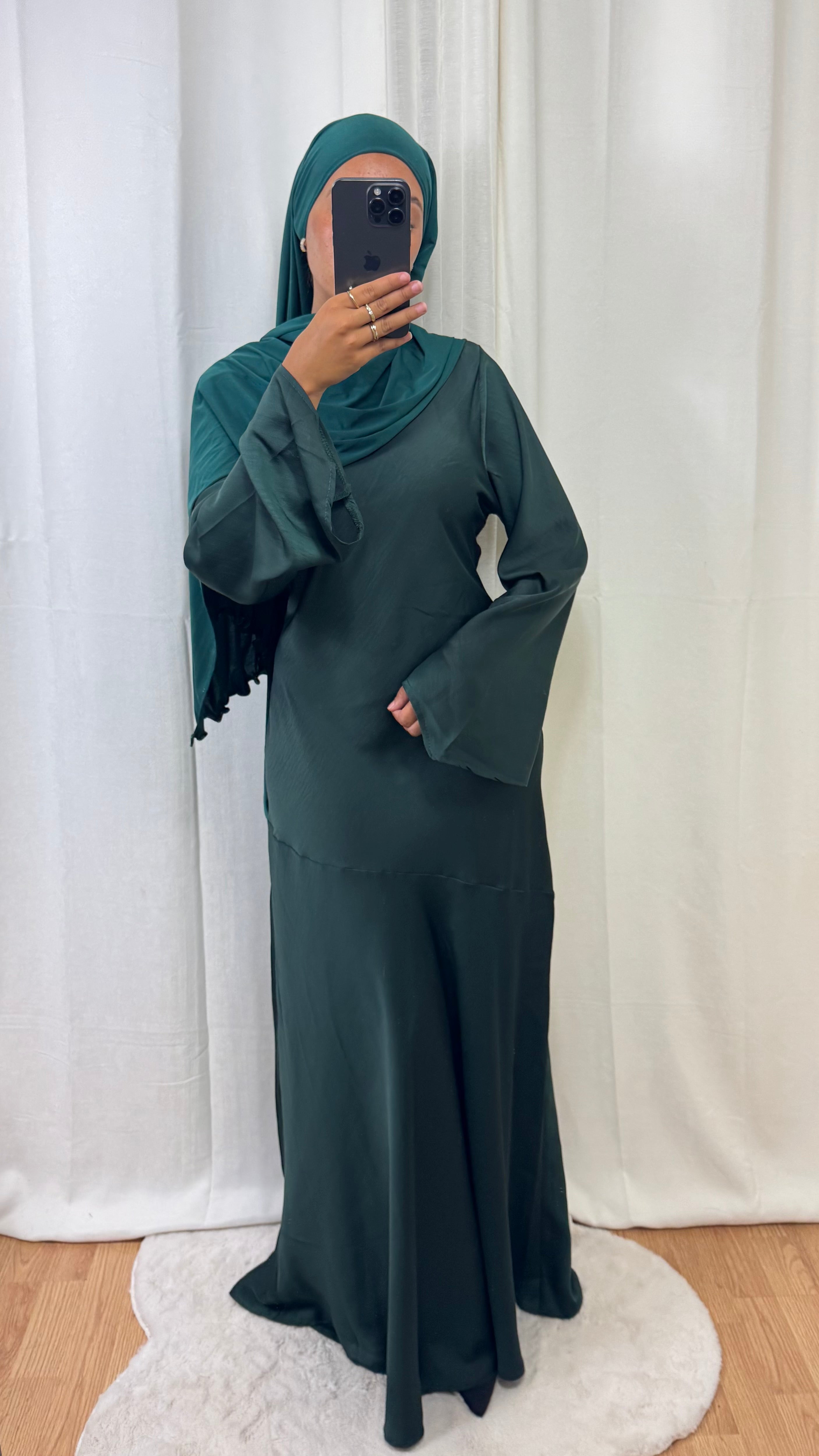 ROBE SATINÉE - VERT ÉMERAUDE