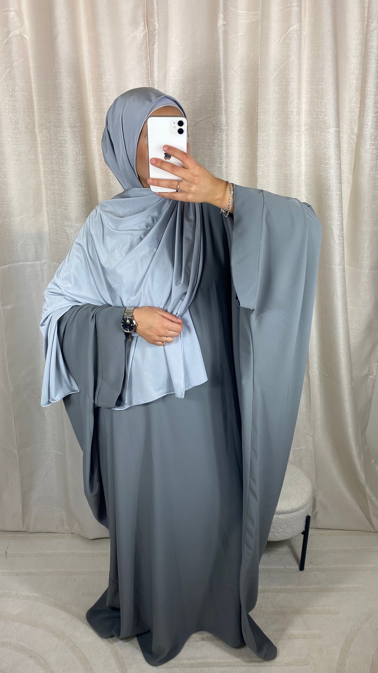 ABAYA SAOUDIENNE ELEGANCE - GRIS CLAIR