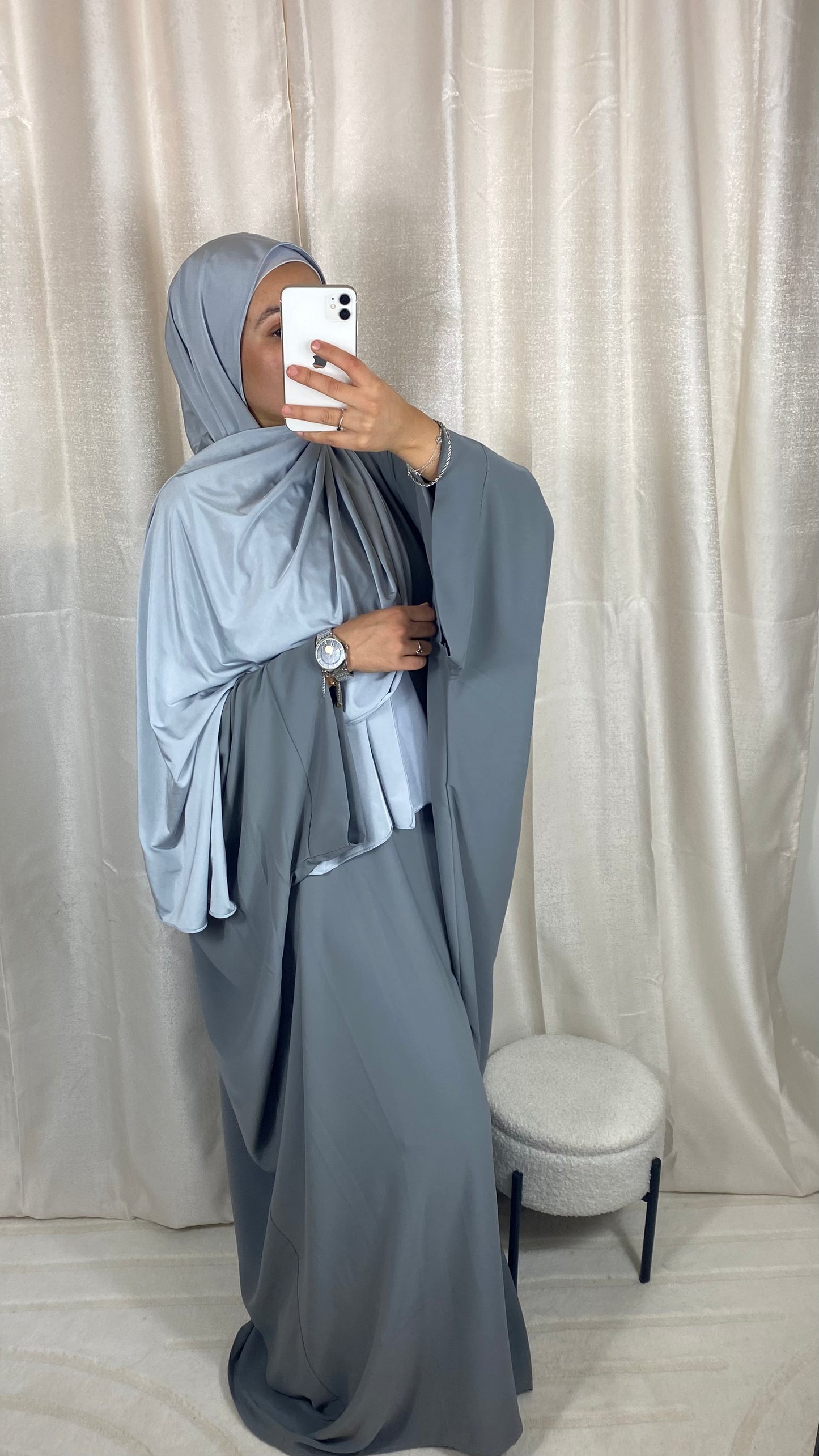 ABAYA SAOUDIENNE ELEGANCE - GRIS CLAIR