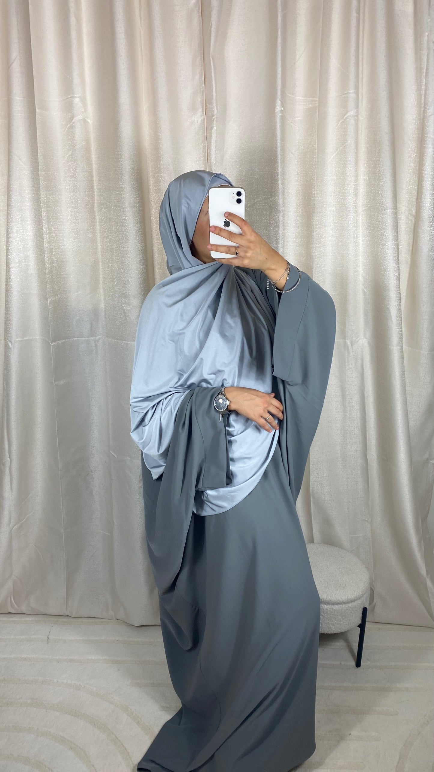 ABAYA SAOUDIENNE ELEGANCE - GRIS CLAIR