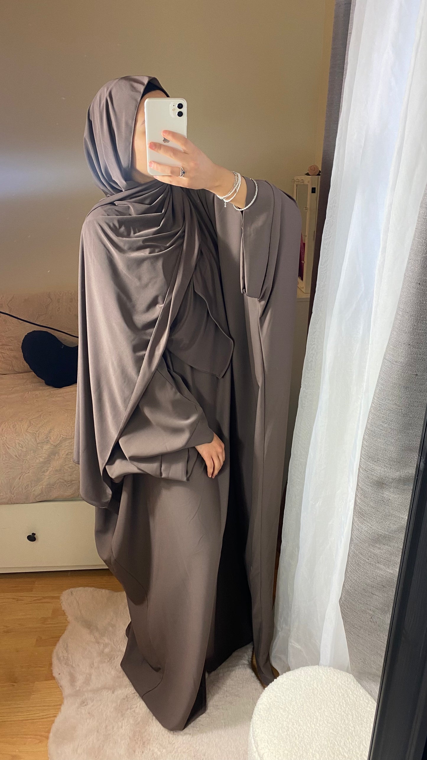 ABAYA SAOUDIENNE ELEGANCE - TAUPE FONCÉ