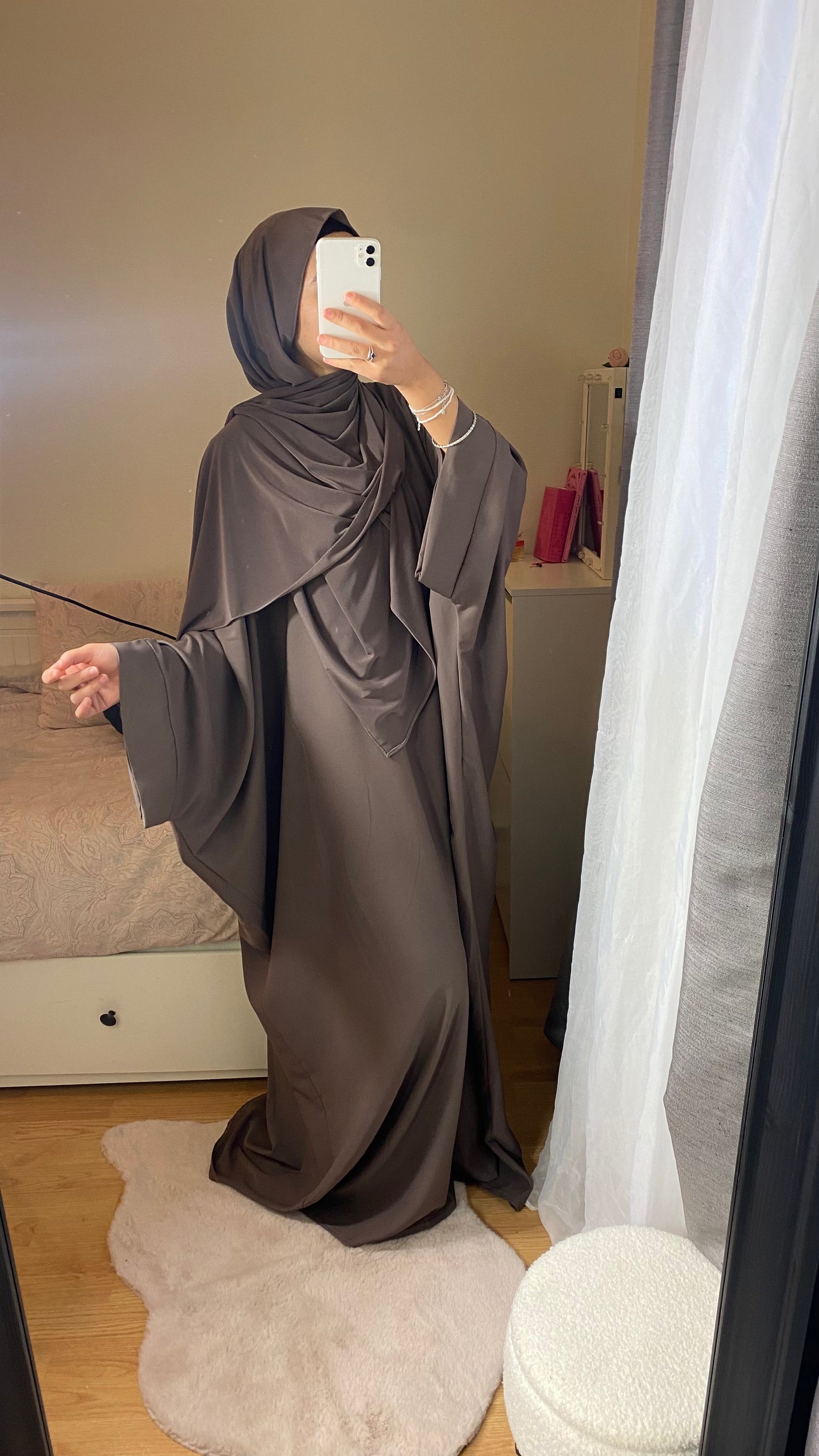 ABAYA SAOUDIENNE ELEGANCE - TAUPE FONCÉ