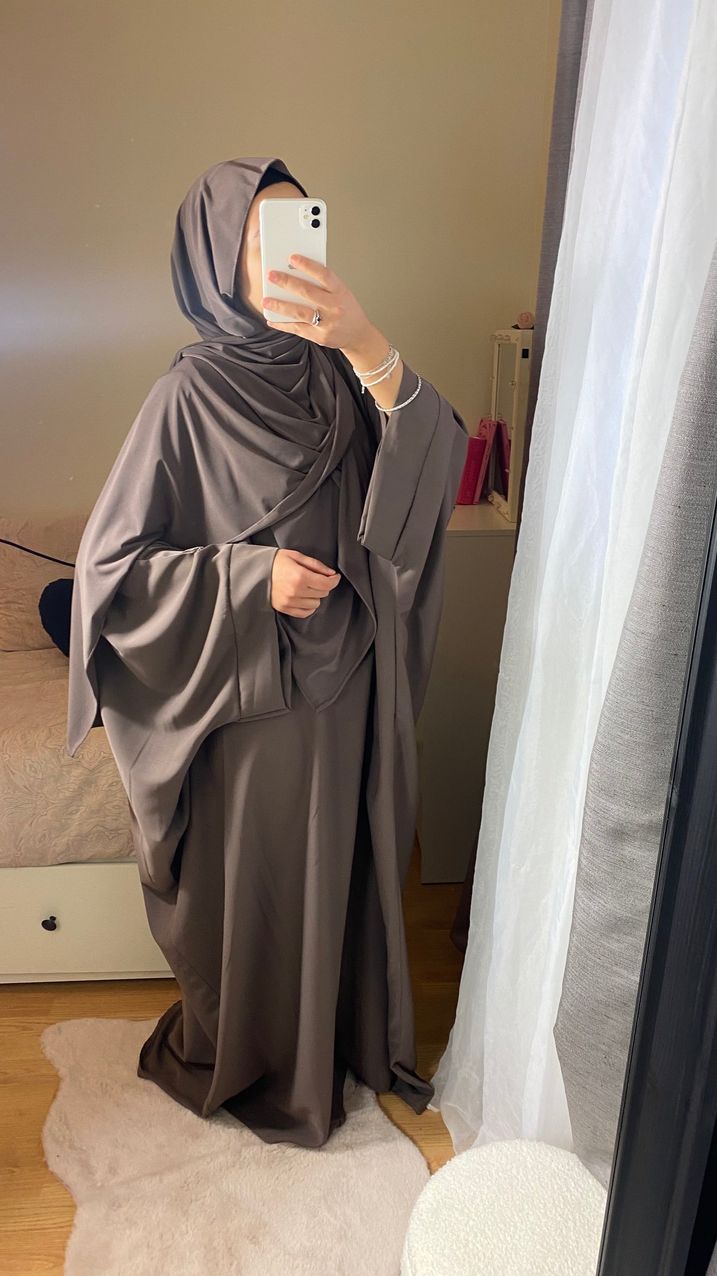 ABAYA SAOUDIENNE ELEGANCE - TAUPE FONCÉ