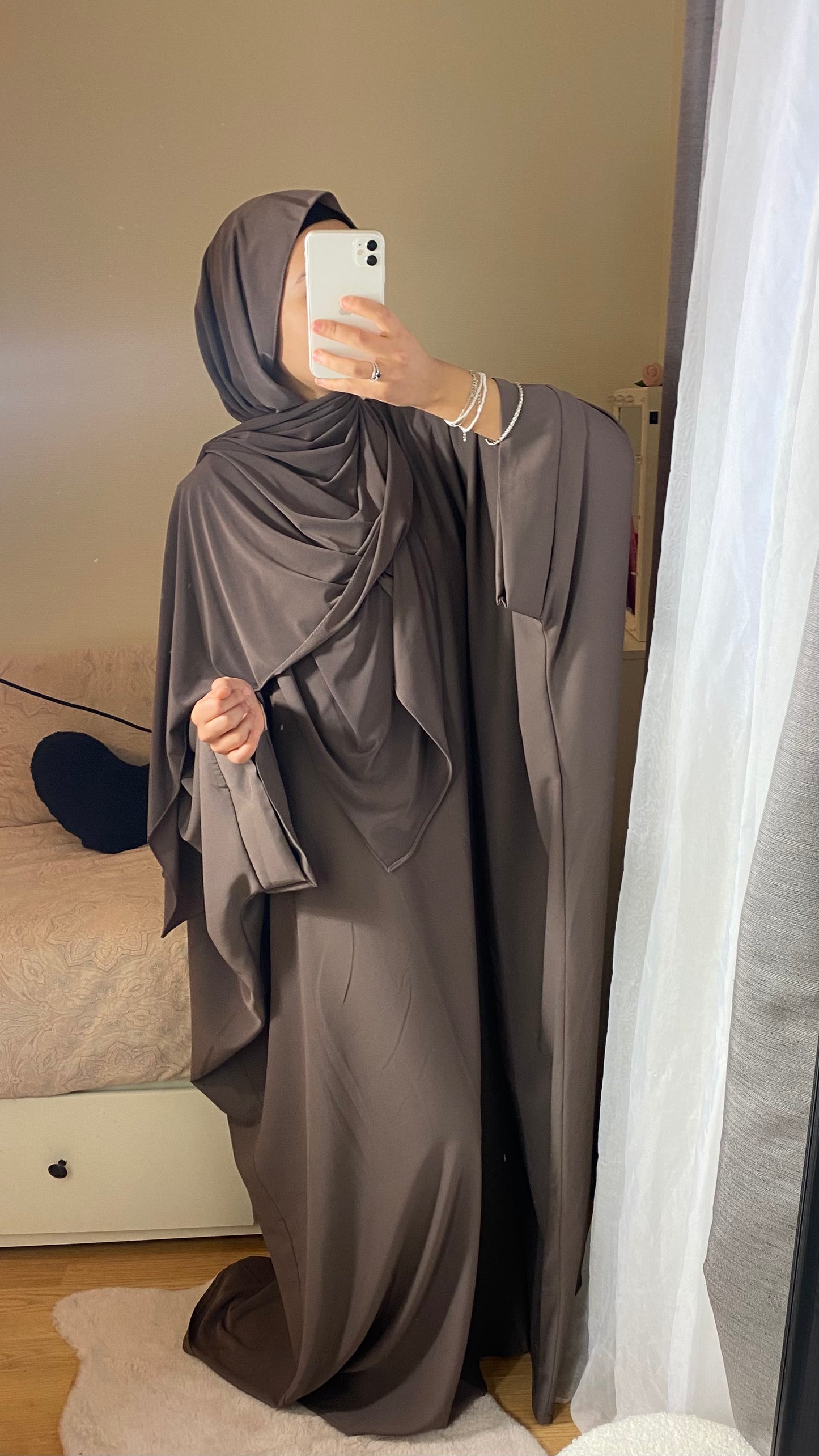 ABAYA SAOUDIENNE ELEGANCE - TAUPE FONCÉ