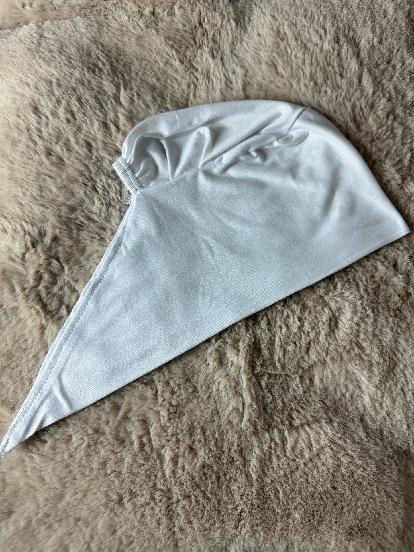 BONNET À NOUER BLANC